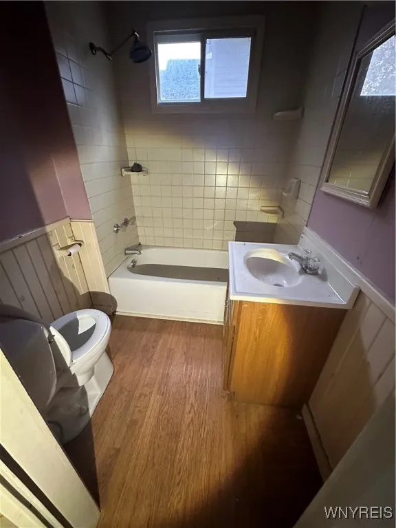 20 Garfield Street, Buffalo, New York 14207, Buffalo, New York 14207, 6 Bedrooms Bedrooms, ,2 BathroomsBathrooms,Residential,For Sale,20 Garfield Street, Buffalo, New York 14207,0,B1649726