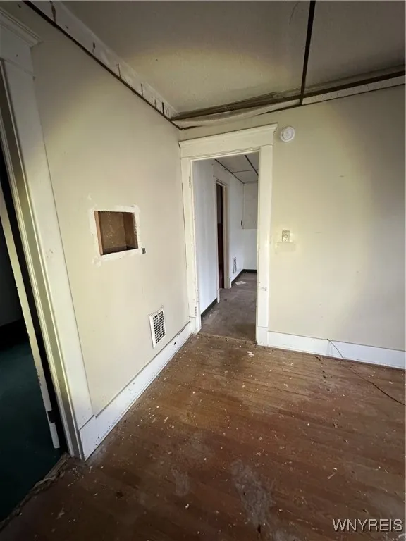 20 Garfield Street, Buffalo, New York 14207, Buffalo, New York 14207, 6 Bedrooms Bedrooms, ,2 BathroomsBathrooms,Residential,For Sale,20 Garfield Street, Buffalo, New York 14207,0,B1649726