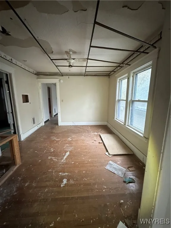 20 Garfield Street, Buffalo, New York 14207, Buffalo, New York 14207, 6 Bedrooms Bedrooms, ,2 BathroomsBathrooms,Residential,For Sale,20 Garfield Street, Buffalo, New York 14207,0,B1649726