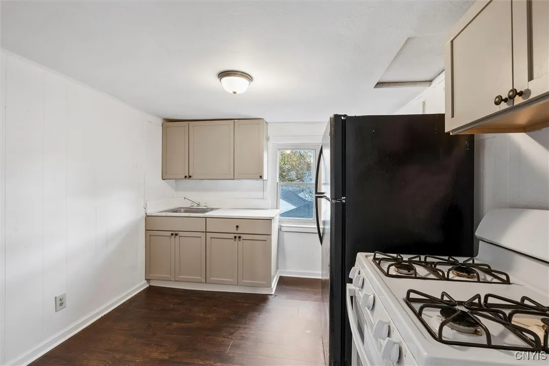 811 1st North Street, Syracuse, New York 13208, Syracuse, New York 13208, 3 Bedrooms Bedrooms, ,2 BathroomsBathrooms,Residential,For Sale,811 1st North Street, Syracuse, New York 13208,0,S1649748