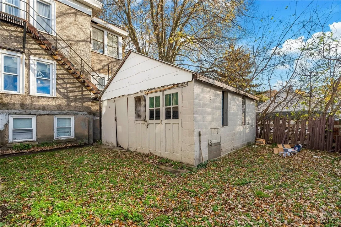 811 1st North Street, Syracuse, New York 13208, Syracuse, New York 13208, 3 Bedrooms Bedrooms, ,2 BathroomsBathrooms,Residential,For Sale,811 1st North Street, Syracuse, New York 13208,0,S1649748