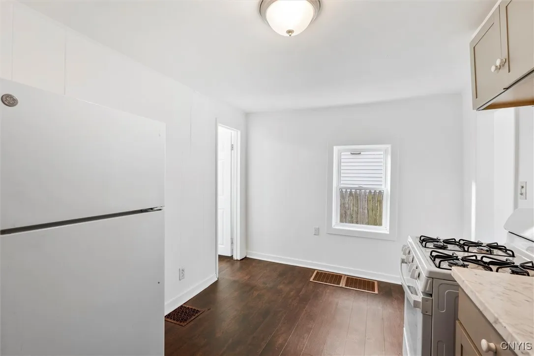 811 1st North Street, Syracuse, New York 13208, Syracuse, New York 13208, 3 Bedrooms Bedrooms, ,2 BathroomsBathrooms,Residential,For Sale,811 1st North Street, Syracuse, New York 13208,0,S1649748