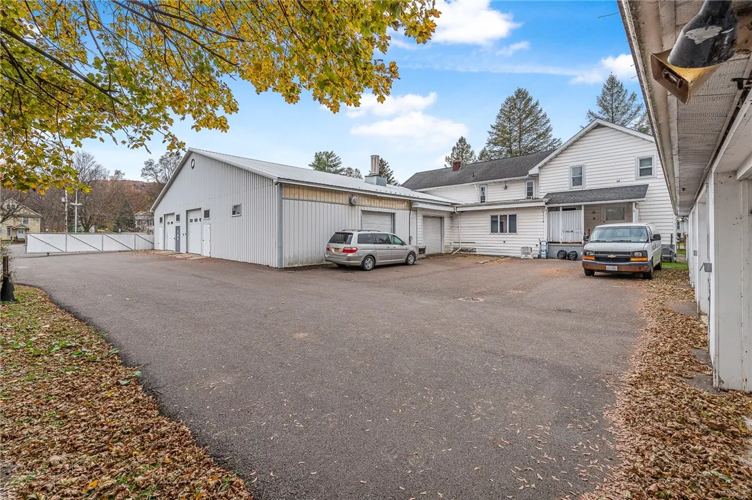 Crematory with 939 Sycamore