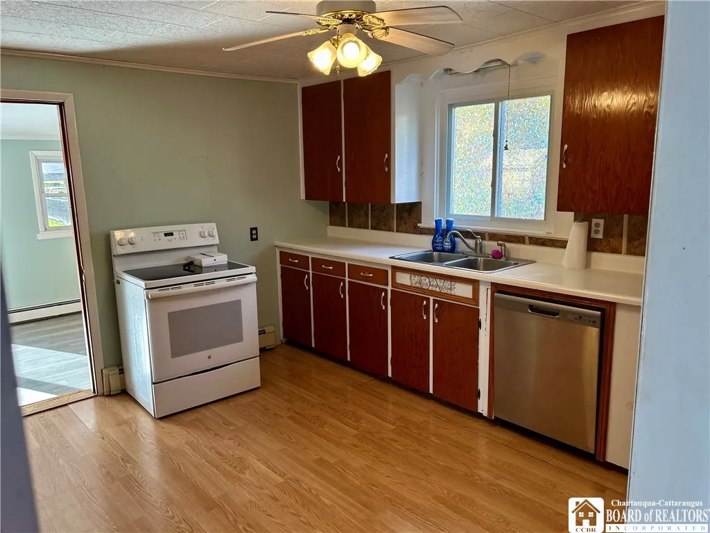 54 Kinney Street, Portland, New York 14716, Portland, New York 14716, 3 Bedrooms Bedrooms, 10 Rooms Rooms,1 BathroomBathrooms,Residential,For Sale,54 Kinney Street, Portland, New York 14716,0,R1648935