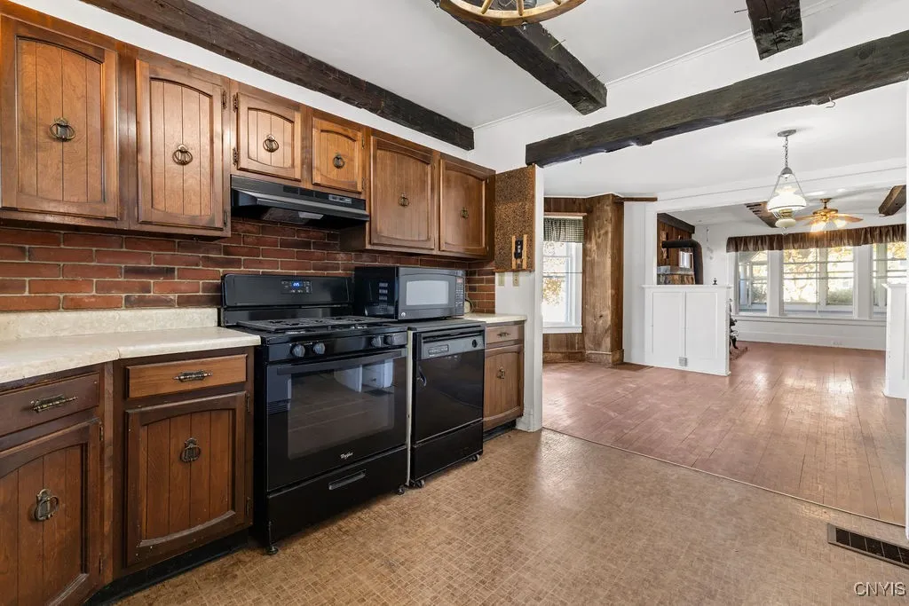 406 South Main Street, Groton, New York 13073, Groton, New York 13073, 5 Bedrooms Bedrooms, 10 Rooms Rooms,2 BathroomsBathrooms,Residential,For Sale,406 South Main Street, Groton, New York 13073,0,S1649578