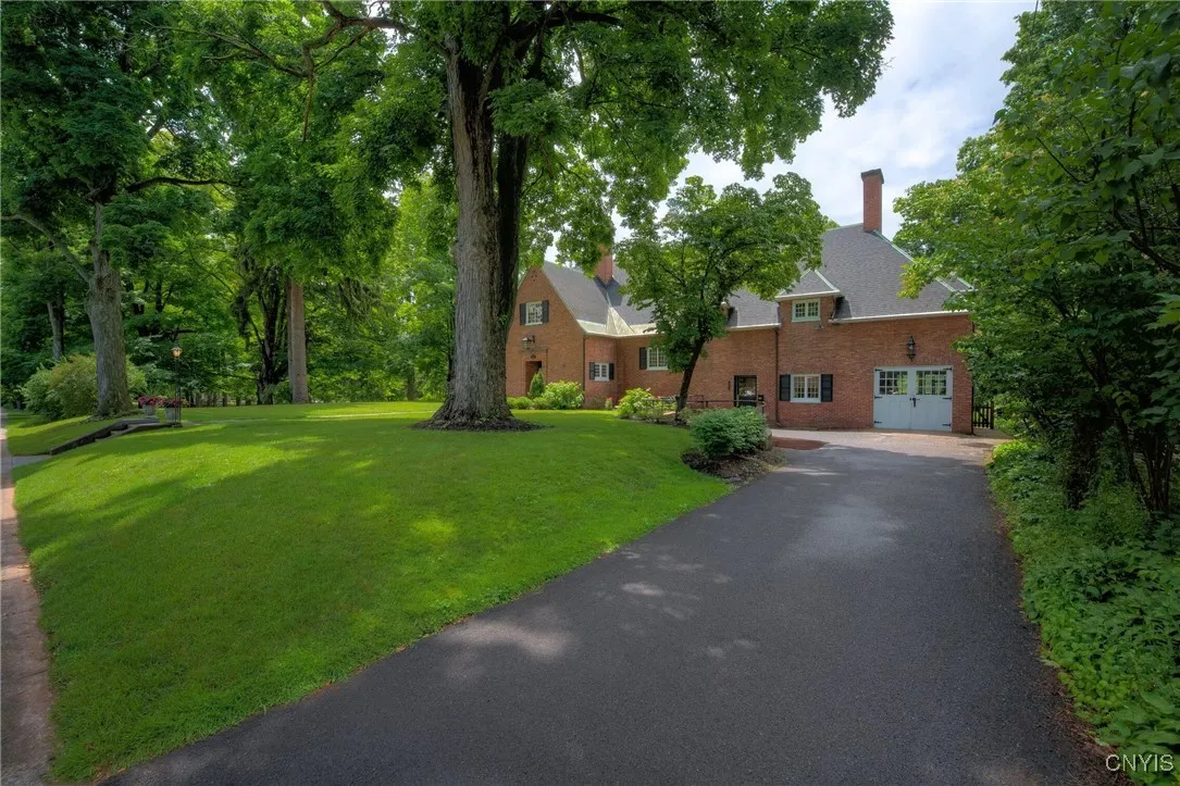 131 South Street, Auburn, New York 13021, Auburn, New York 13021, 6 Bedrooms Bedrooms, 12 Rooms Rooms,3 BathroomsBathrooms,Residential,For Sale,131 South Street, Auburn, New York 13021,0,S1649379