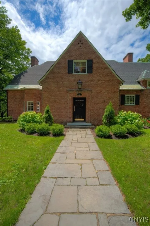 131 South Street, Auburn, New York 13021, Auburn, New York 13021, 6 Bedrooms Bedrooms, 12 Rooms Rooms,3 BathroomsBathrooms,Residential,For Sale,131 South Street, Auburn, New York 13021,0,S1649379