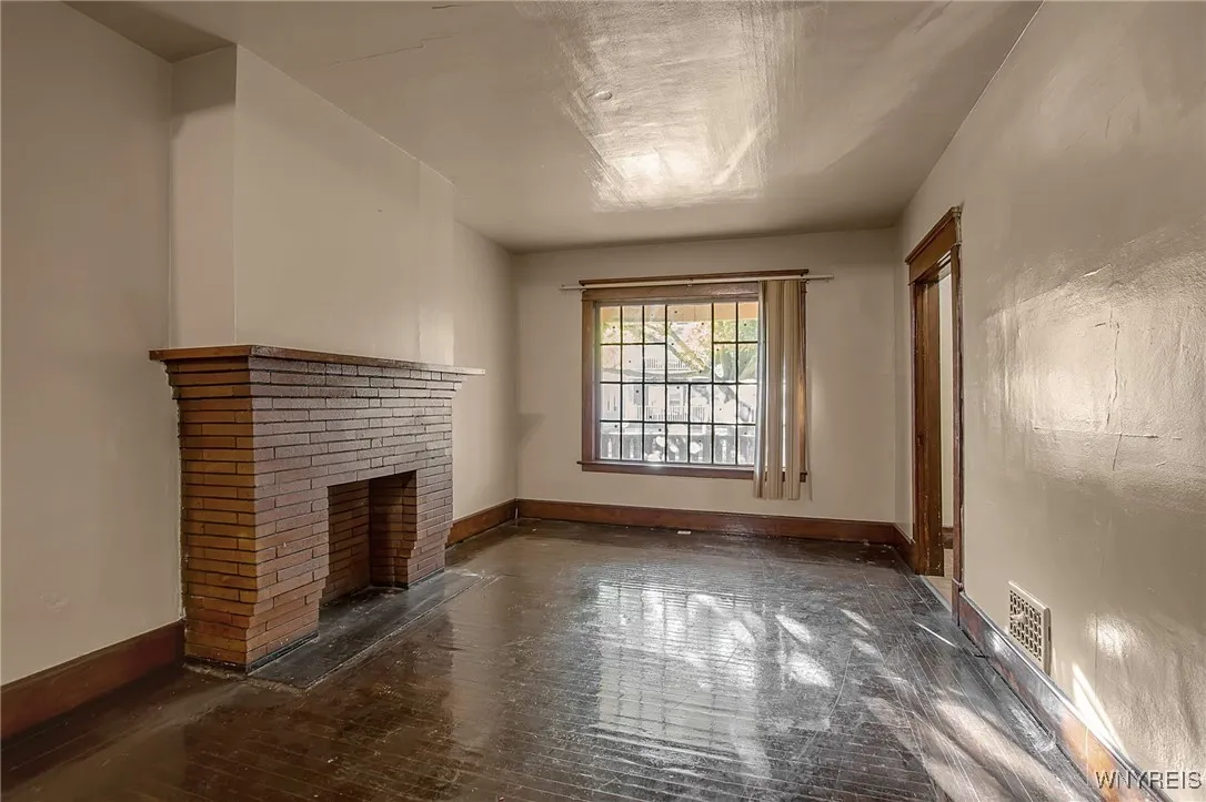 50 Macamley Street, Buffalo, New York 14220, Buffalo, New York 14220, 4 Bedrooms Bedrooms, ,2 BathroomsBathrooms,Residential,For Sale,50 Macamley Street, Buffalo, New York 14220,0,B1649767