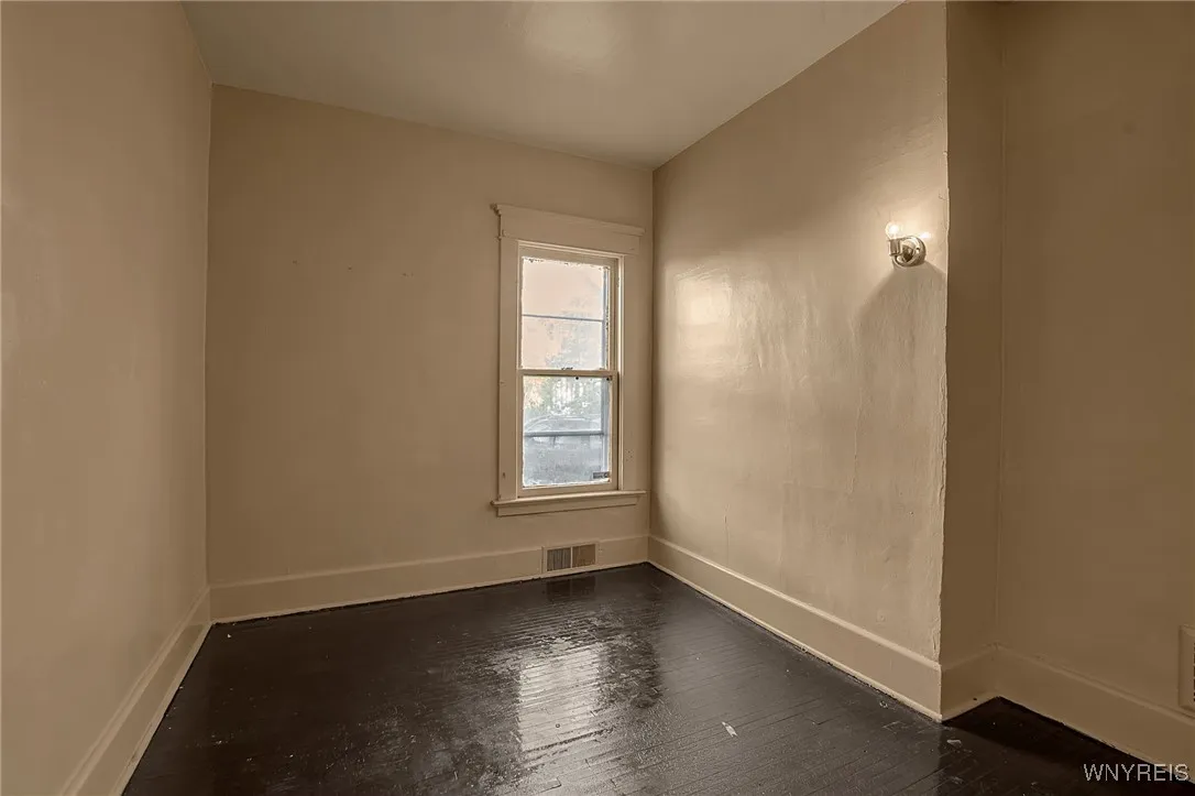 50 Macamley Street, Buffalo, New York 14220, Buffalo, New York 14220, 4 Bedrooms Bedrooms, ,2 BathroomsBathrooms,Residential,For Sale,50 Macamley Street, Buffalo, New York 14220,0,B1649767