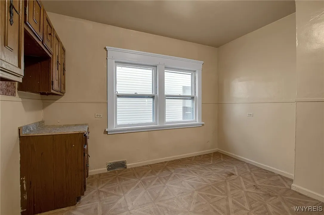 50 Macamley Street, Buffalo, New York 14220, Buffalo, New York 14220, 4 Bedrooms Bedrooms, ,2 BathroomsBathrooms,Residential,For Sale,50 Macamley Street, Buffalo, New York 14220,0,B1649767