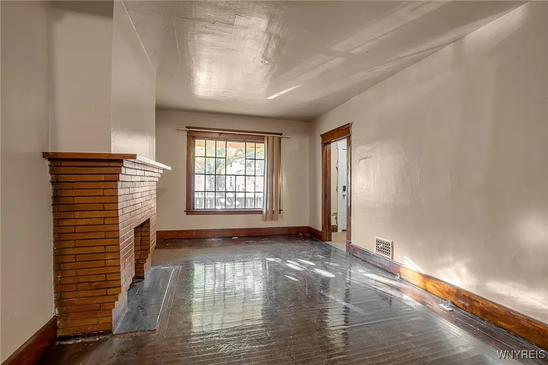 50 Macamley Street, Buffalo, New York 14220, Buffalo, New York 14220, 4 Bedrooms Bedrooms, ,2 BathroomsBathrooms,Residential,For Sale,50 Macamley Street, Buffalo, New York 14220,0,B1649767