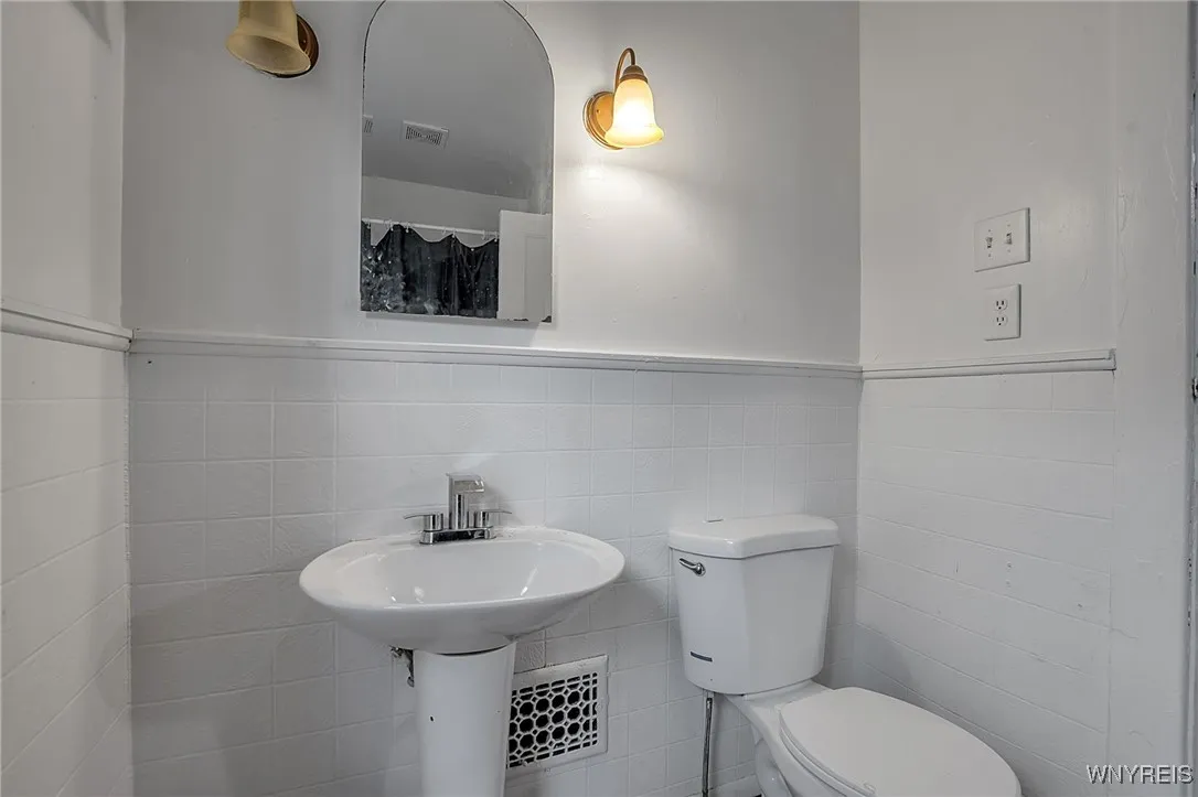 50 Macamley Street, Buffalo, New York 14220, Buffalo, New York 14220, 4 Bedrooms Bedrooms, ,2 BathroomsBathrooms,Residential,For Sale,50 Macamley Street, Buffalo, New York 14220,0,B1649767