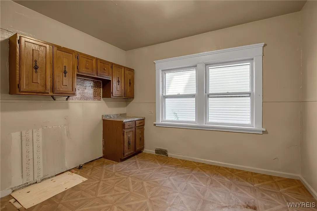 50 Macamley Street, Buffalo, New York 14220, Buffalo, New York 14220, 4 Bedrooms Bedrooms, ,2 BathroomsBathrooms,Residential,For Sale,50 Macamley Street, Buffalo, New York 14220,0,B1649767