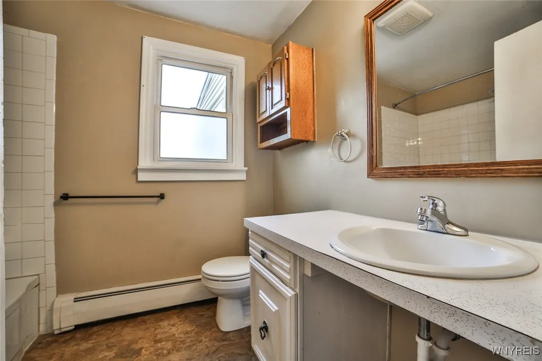 13 Wisteria Avenue, Amherst, New York 14226, Amherst, New York 14226, 4 Bedrooms Bedrooms, 8 Rooms Rooms,1 BathroomBathrooms,Residential,For Sale,13 Wisteria Avenue, Amherst, New York 14226,0,B1649632