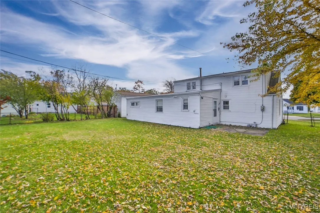 13 Wisteria Avenue, Amherst, New York 14226, Amherst, New York 14226, 4 Bedrooms Bedrooms, 8 Rooms Rooms,1 BathroomBathrooms,Residential,For Sale,13 Wisteria Avenue, Amherst, New York 14226,0,B1649632