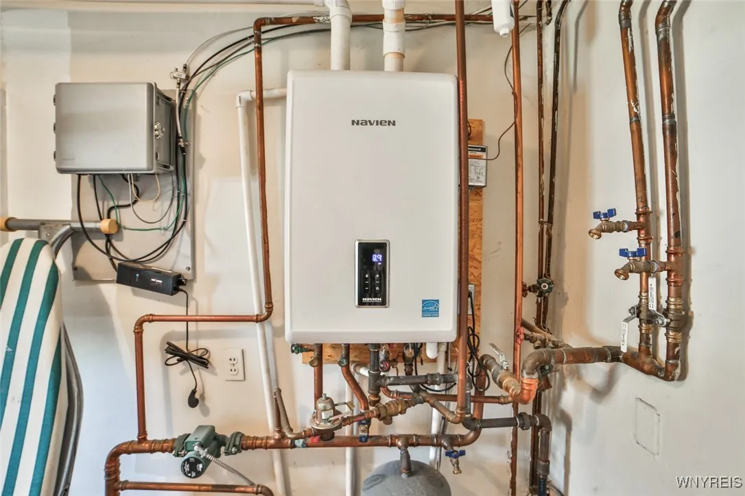 13 Wisteria Avenue, Amherst, New York 14226, Amherst, New York 14226, 4 Bedrooms Bedrooms, 8 Rooms Rooms,1 BathroomBathrooms,Residential,For Sale,13 Wisteria Avenue, Amherst, New York 14226,0,B1649632