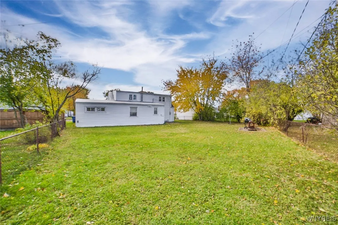 13 Wisteria Avenue, Amherst, New York 14226, Amherst, New York 14226, 4 Bedrooms Bedrooms, 8 Rooms Rooms,1 BathroomBathrooms,Residential,For Sale,13 Wisteria Avenue, Amherst, New York 14226,0,B1649632