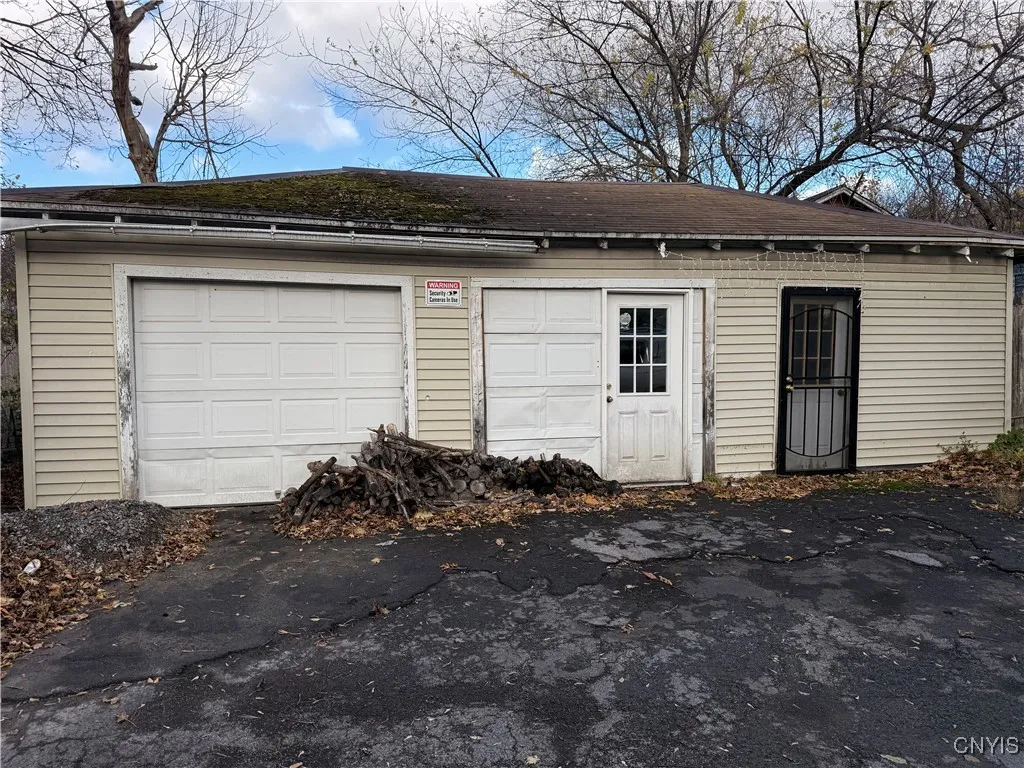 147 East Matson Avenue, Syracuse, New York 13205, Syracuse, New York 13205, 4 Bedrooms Bedrooms, 11 Rooms Rooms,2 BathroomsBathrooms,Residential,For Sale,147 East Matson Avenue, Syracuse, New York 13205,0,S1649737