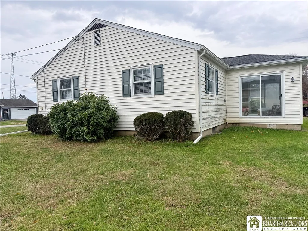 32 Maple Street, Carroll, New York 14738, Carroll, New York 14738, 3 Bedrooms Bedrooms, 6 Rooms Rooms,1 BathroomBathrooms,Residential Lease,For Rent,32 Maple Street, Carroll, New York 14738,0,R1649586