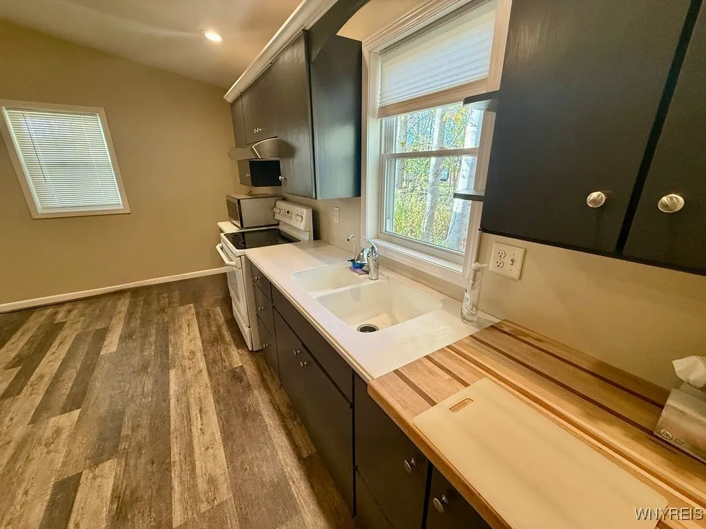 2763 Transit Road, Newfane, New York 14108, Newfane, New York 14108, 1 Bedroom Bedrooms, 4 Rooms Rooms,1 BathroomBathrooms,Residential,For Sale,2763 Transit Road, Newfane, New York 14108,0,B1649120