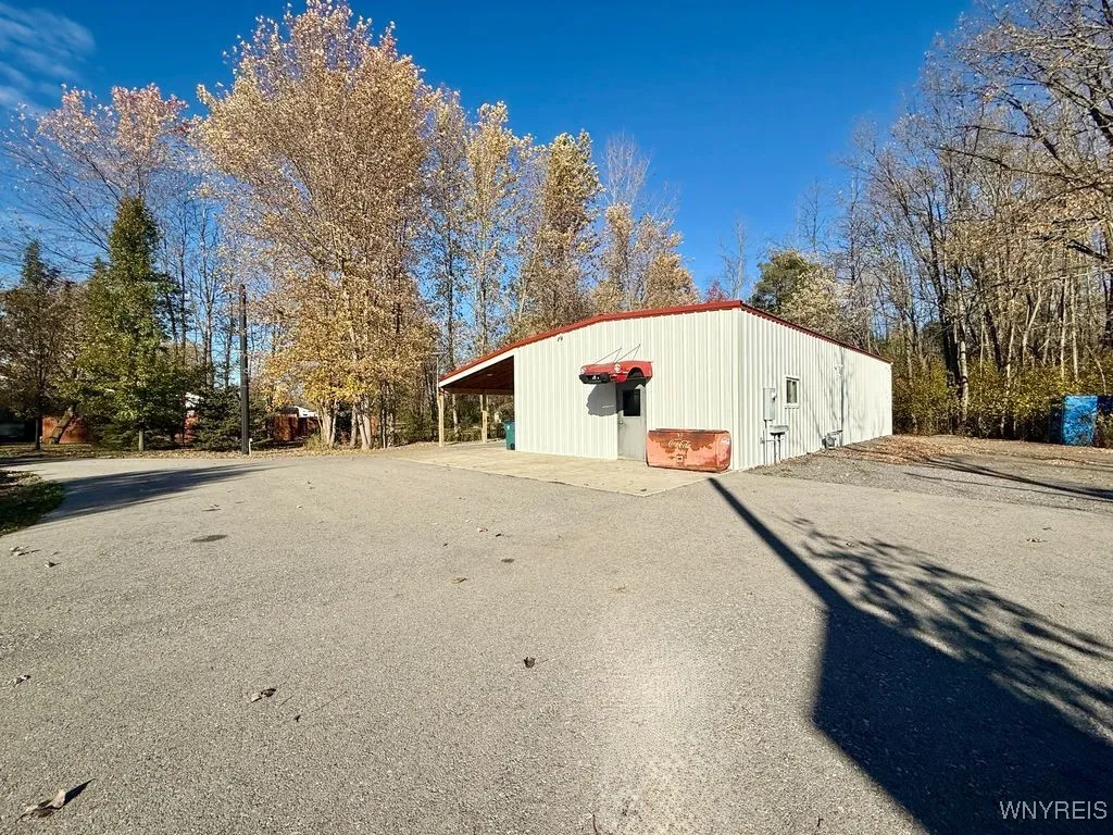 2763 Transit Road, Newfane, New York 14108, Newfane, New York 14108, 1 Bedroom Bedrooms, 4 Rooms Rooms,1 BathroomBathrooms,Residential,For Sale,2763 Transit Road, Newfane, New York 14108,0,B1649120