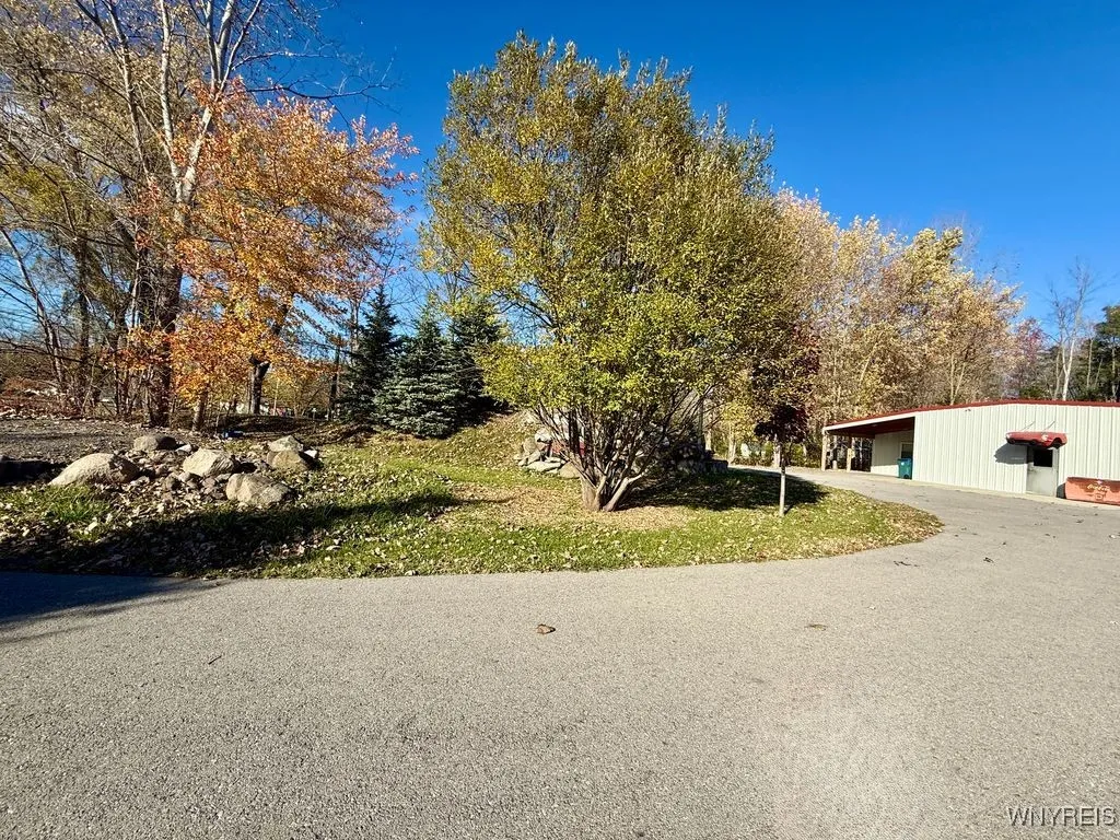 2763 Transit Road, Newfane, New York 14108, Newfane, New York 14108, 1 Bedroom Bedrooms, 4 Rooms Rooms,1 BathroomBathrooms,Residential,For Sale,2763 Transit Road, Newfane, New York 14108,0,B1649120