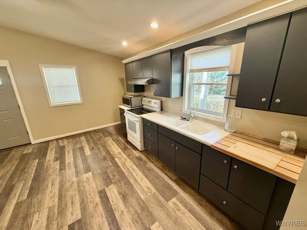 2763 Transit Road, Newfane, New York 14108, Newfane, New York 14108, 1 Bedroom Bedrooms, 4 Rooms Rooms,1 BathroomBathrooms,Residential,For Sale,2763 Transit Road, Newfane, New York 14108,0,B1649120