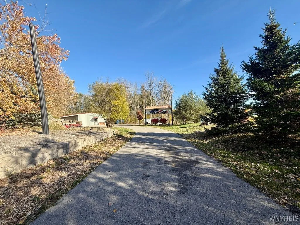 2763 Transit Road, Newfane, New York 14108, Newfane, New York 14108, 1 Bedroom Bedrooms, 4 Rooms Rooms,1 BathroomBathrooms,Residential,For Sale,2763 Transit Road, Newfane, New York 14108,0,B1649120