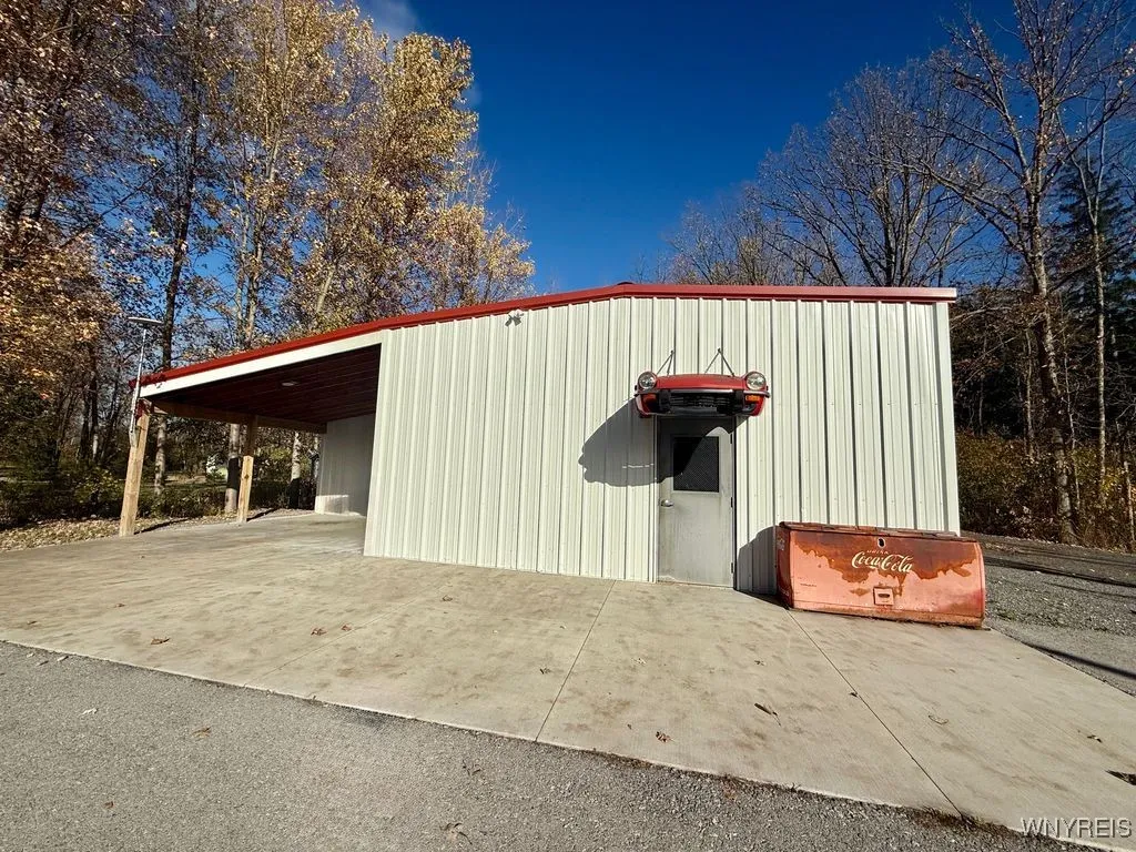 2763 Transit Road, Newfane, New York 14108, Newfane, New York 14108, 1 Bedroom Bedrooms, 4 Rooms Rooms,1 BathroomBathrooms,Residential,For Sale,2763 Transit Road, Newfane, New York 14108,0,B1649120