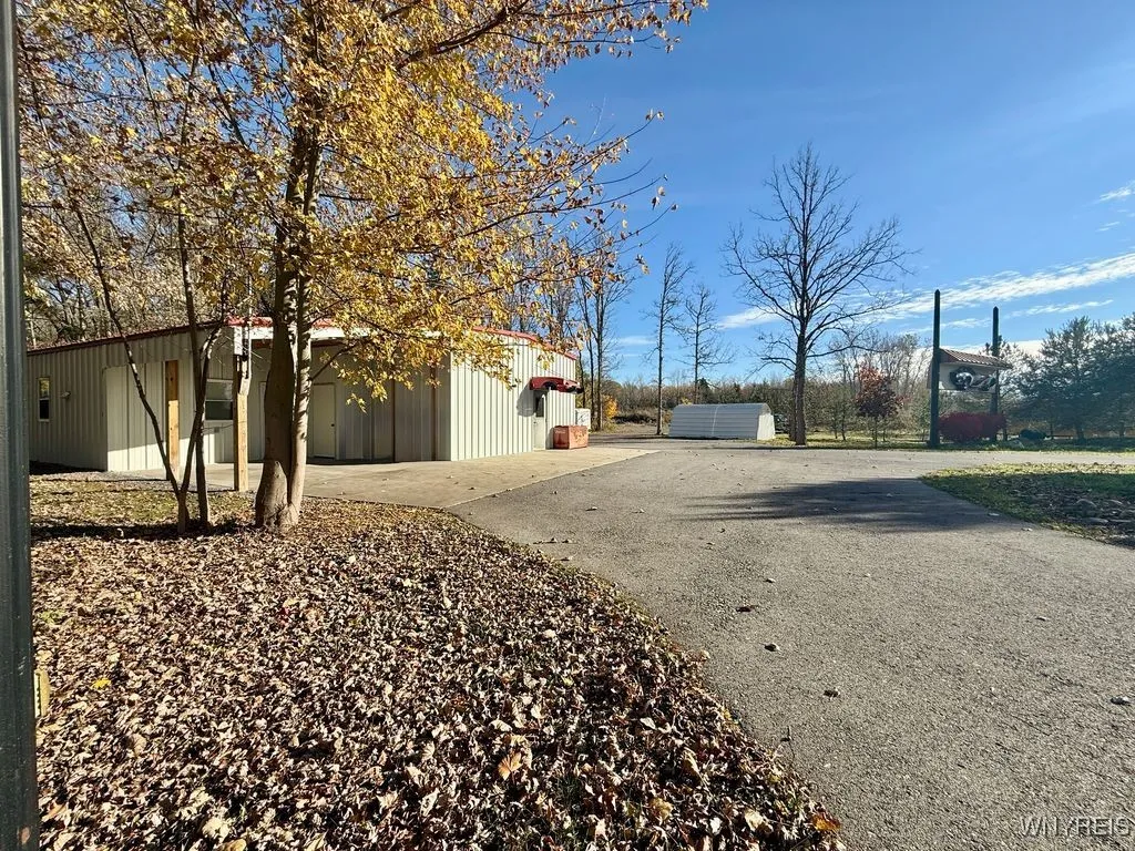 2763 Transit Road, Newfane, New York 14108, Newfane, New York 14108, 1 Bedroom Bedrooms, 4 Rooms Rooms,1 BathroomBathrooms,Residential,For Sale,2763 Transit Road, Newfane, New York 14108,0,B1649120