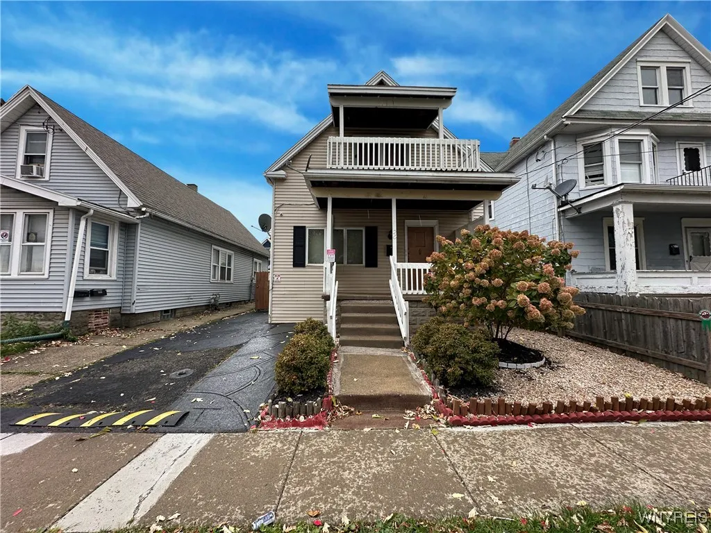 20 Deer Street, Buffalo, New York 14207, Buffalo, New York 14207, 5 Bedrooms Bedrooms, 10 Rooms Rooms,1 BathroomBathrooms,Residential,For Sale,20 Deer Street, Buffalo, New York 14207,0,B1649512
