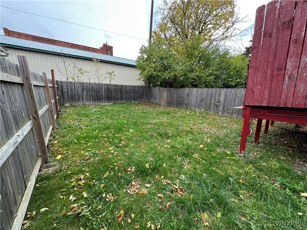 20 Deer Street, Buffalo, New York 14207, Buffalo, New York 14207, 5 Bedrooms Bedrooms, 10 Rooms Rooms,1 BathroomBathrooms,Residential,For Sale,20 Deer Street, Buffalo, New York 14207,0,B1649512