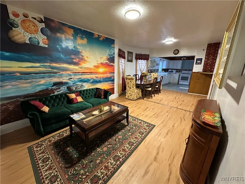 20 Deer Street, Buffalo, New York 14207, Buffalo, New York 14207, 5 Bedrooms Bedrooms, 10 Rooms Rooms,1 BathroomBathrooms,Residential,For Sale,20 Deer Street, Buffalo, New York 14207,0,B1649512