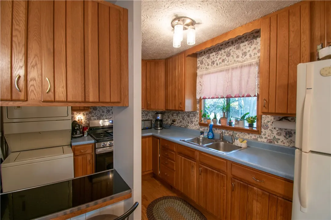 114 Sprucewood Circle, Geneva City, New York 14456, Geneva City, New York 14456, 3 Bedrooms Bedrooms, 7 Rooms Rooms,1 BathroomBathrooms,Residential,For Sale,114 Sprucewood Circle, Geneva City, New York 14456,0,R1649518