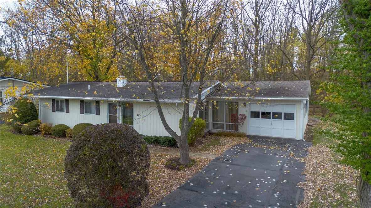 114 Sprucewood Circle, Geneva City, New York 14456, Geneva City, New York 14456, 3 Bedrooms Bedrooms, 7 Rooms Rooms,1 BathroomBathrooms,Residential,For Sale,114 Sprucewood Circle, Geneva City, New York 14456,0,R1649518
