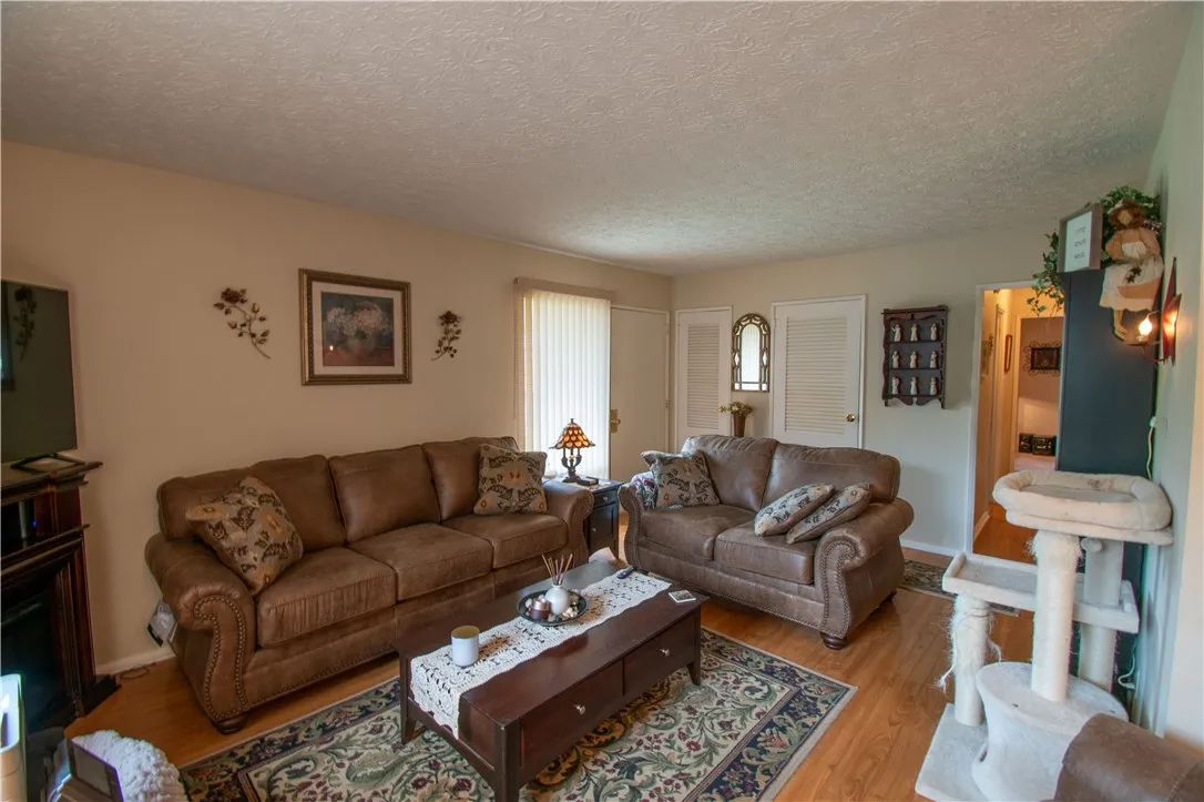 114 Sprucewood Circle, Geneva City, New York 14456, Geneva City, New York 14456, 3 Bedrooms Bedrooms, 7 Rooms Rooms,1 BathroomBathrooms,Residential,For Sale,114 Sprucewood Circle, Geneva City, New York 14456,0,R1649518