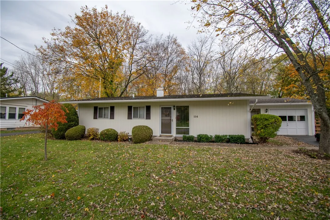 114 Sprucewood Circle, Geneva City, New York 14456, Geneva City, New York 14456, 3 Bedrooms Bedrooms, 7 Rooms Rooms,1 BathroomBathrooms,Residential,For Sale,114 Sprucewood Circle, Geneva City, New York 14456,0,R1649518