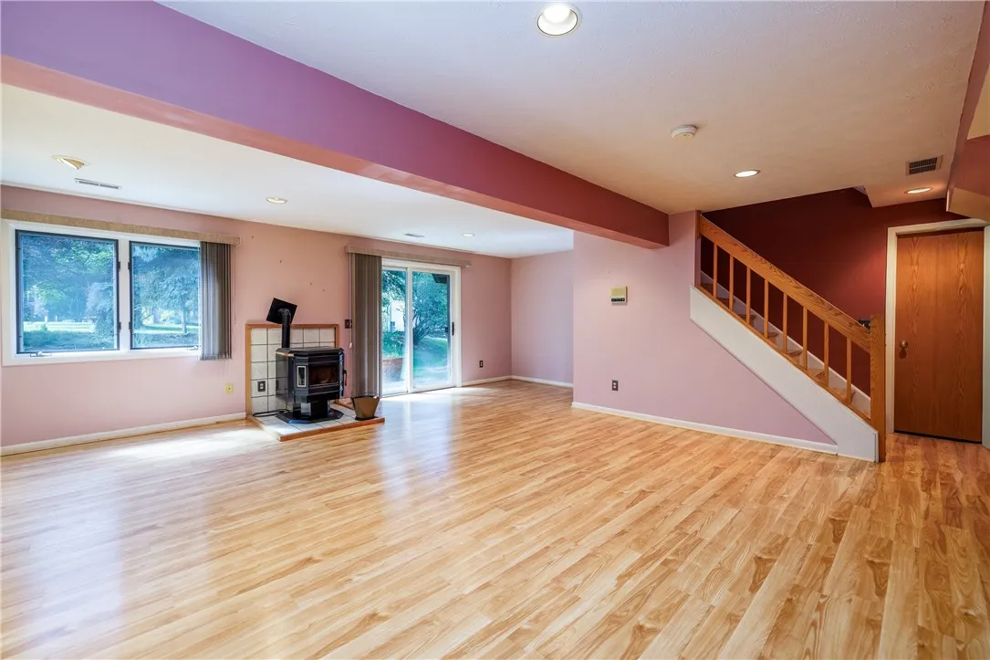 1 Woods Point, Penfield, New York 14580, Penfield, New York 14580, 3 Bedrooms Bedrooms, 7 Rooms Rooms,3 BathroomsBathrooms,Residential,For Sale,1 Woods Point, Penfield, New York 14580,0,R1649797