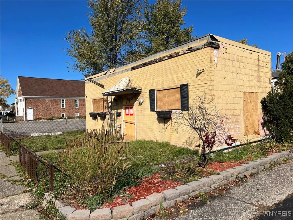 749 Englewood Avenue, Tonawanda, New York 14223, Tonawanda, New York 14223, ,Commercial Sale,For Sale,749 Englewood Avenue, Tonawanda, New York 14223,0,B1649195