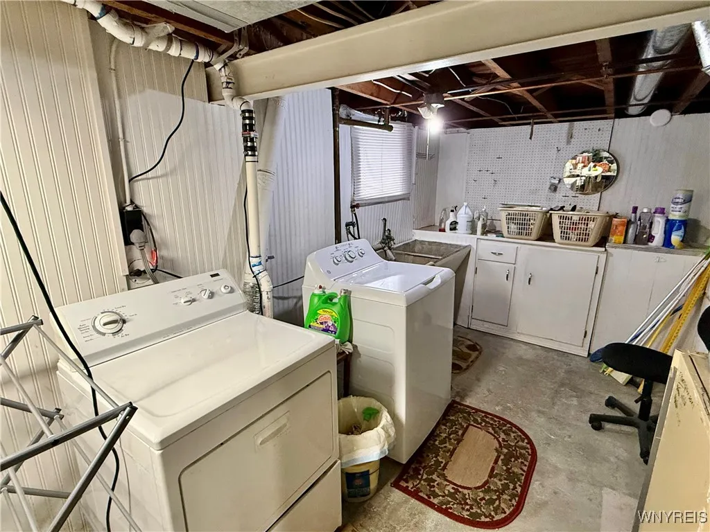 119 Elm Street, Batavia City, New York 14020, Batavia City, New York 14020, 2 Bedrooms Bedrooms, 5 Rooms Rooms,1 BathroomBathrooms,Residential,For Sale,119 Elm Street, Batavia City, New York 14020,0,B1649791