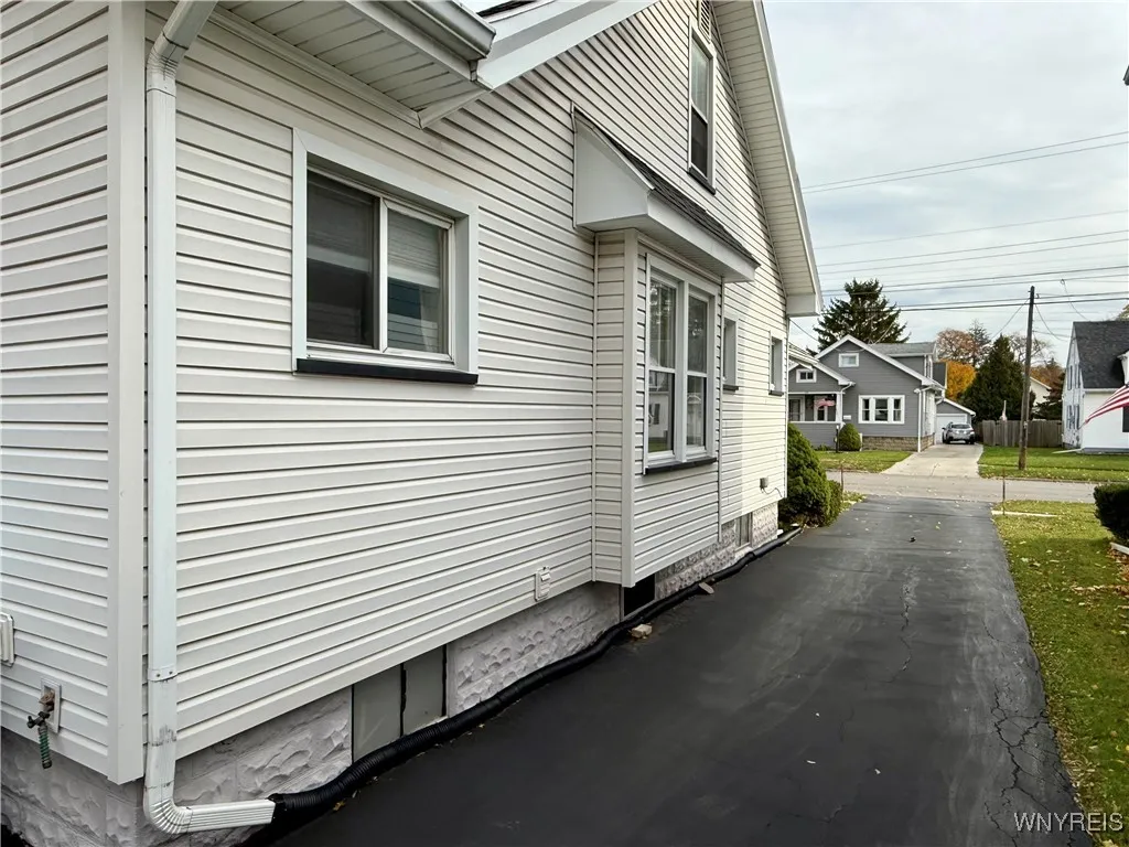 119 Elm Street, Batavia City, New York 14020, Batavia City, New York 14020, 2 Bedrooms Bedrooms, 5 Rooms Rooms,1 BathroomBathrooms,Residential,For Sale,119 Elm Street, Batavia City, New York 14020,0,B1649791