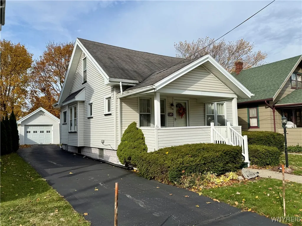 119 Elm Street, Batavia City, New York 14020, Batavia City, New York 14020, 2 Bedrooms Bedrooms, 5 Rooms Rooms,1 BathroomBathrooms,Residential,For Sale,119 Elm Street, Batavia City, New York 14020,0,B1649791