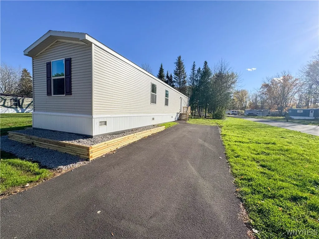 70 Rome Lane, Ontario, New York 14519, Ontario, New York 14519, 3 Bedrooms Bedrooms, 7 Rooms Rooms,2 BathroomsBathrooms,Residential,For Sale,70 Rome Lane, Ontario, New York 14519,0,B1649581