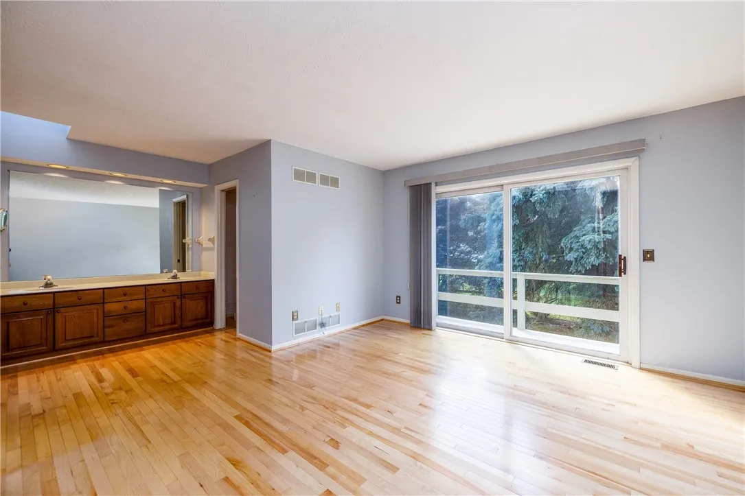 1 Woods Point, Penfield, New York 14580, Penfield, New York 14580, 3 Bedrooms Bedrooms, 7 Rooms Rooms,3 BathroomsBathrooms,Residential,For Sale,1 Woods Point, Penfield, New York 14580,0,R1649811