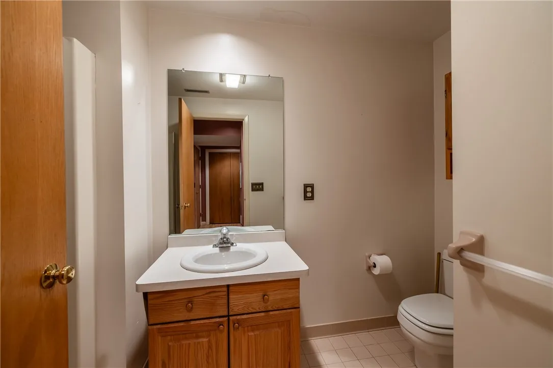 1 Woods Point, Penfield, New York 14580, Penfield, New York 14580, 3 Bedrooms Bedrooms, 7 Rooms Rooms,3 BathroomsBathrooms,Residential,For Sale,1 Woods Point, Penfield, New York 14580,0,R1649811