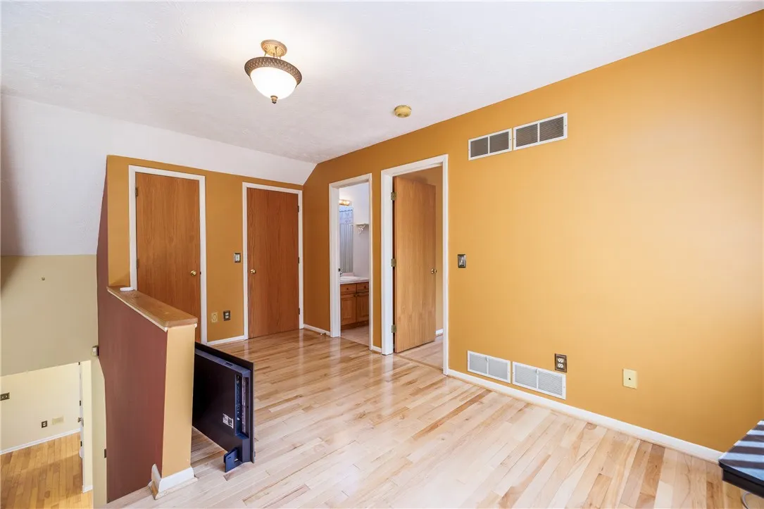 1 Woods Point, Penfield, New York 14580, Penfield, New York 14580, 3 Bedrooms Bedrooms, 7 Rooms Rooms,3 BathroomsBathrooms,Residential,For Sale,1 Woods Point, Penfield, New York 14580,0,R1649811