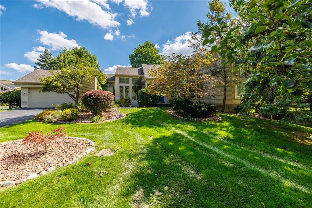 1 Woods Point, Penfield, New York 14580, Penfield, New York 14580, 3 Bedrooms Bedrooms, 7 Rooms Rooms,3 BathroomsBathrooms,Residential,For Sale,1 Woods Point, Penfield, New York 14580,0,R1649811