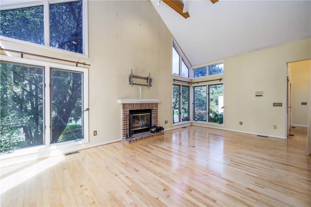 1 Woods Point, Penfield, New York 14580, Penfield, New York 14580, 3 Bedrooms Bedrooms, 7 Rooms Rooms,3 BathroomsBathrooms,Residential,For Sale,1 Woods Point, Penfield, New York 14580,0,R1649811