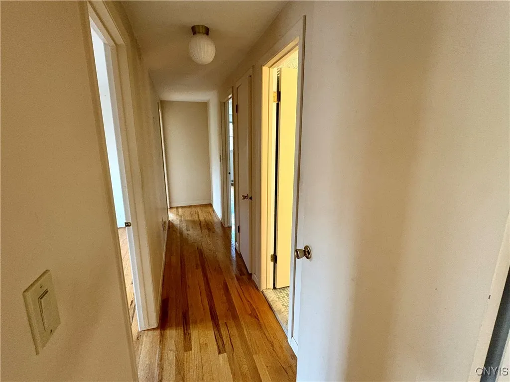 Hallway to bedrooms.