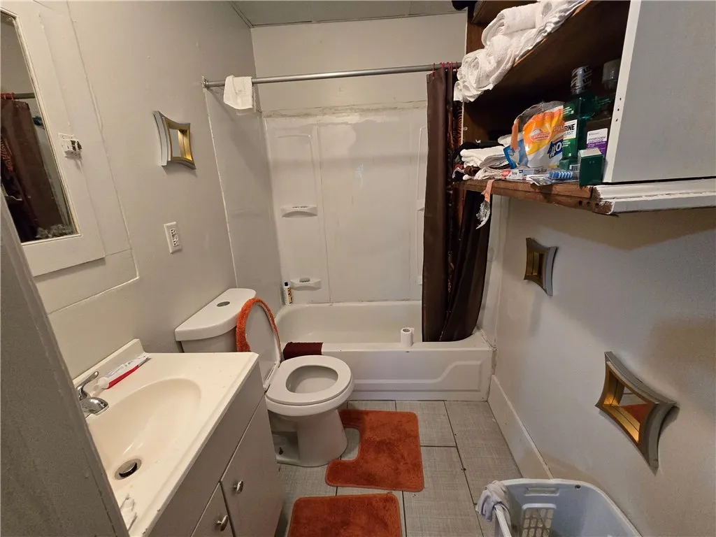 515 Dewey Avenue 511, Rochester, New York 14613, Rochester, New York 14613, 6 Bedrooms Bedrooms, ,Multi Family,For Sale,515 Dewey Avenue 511, Rochester, New York 14613,0,R1649800